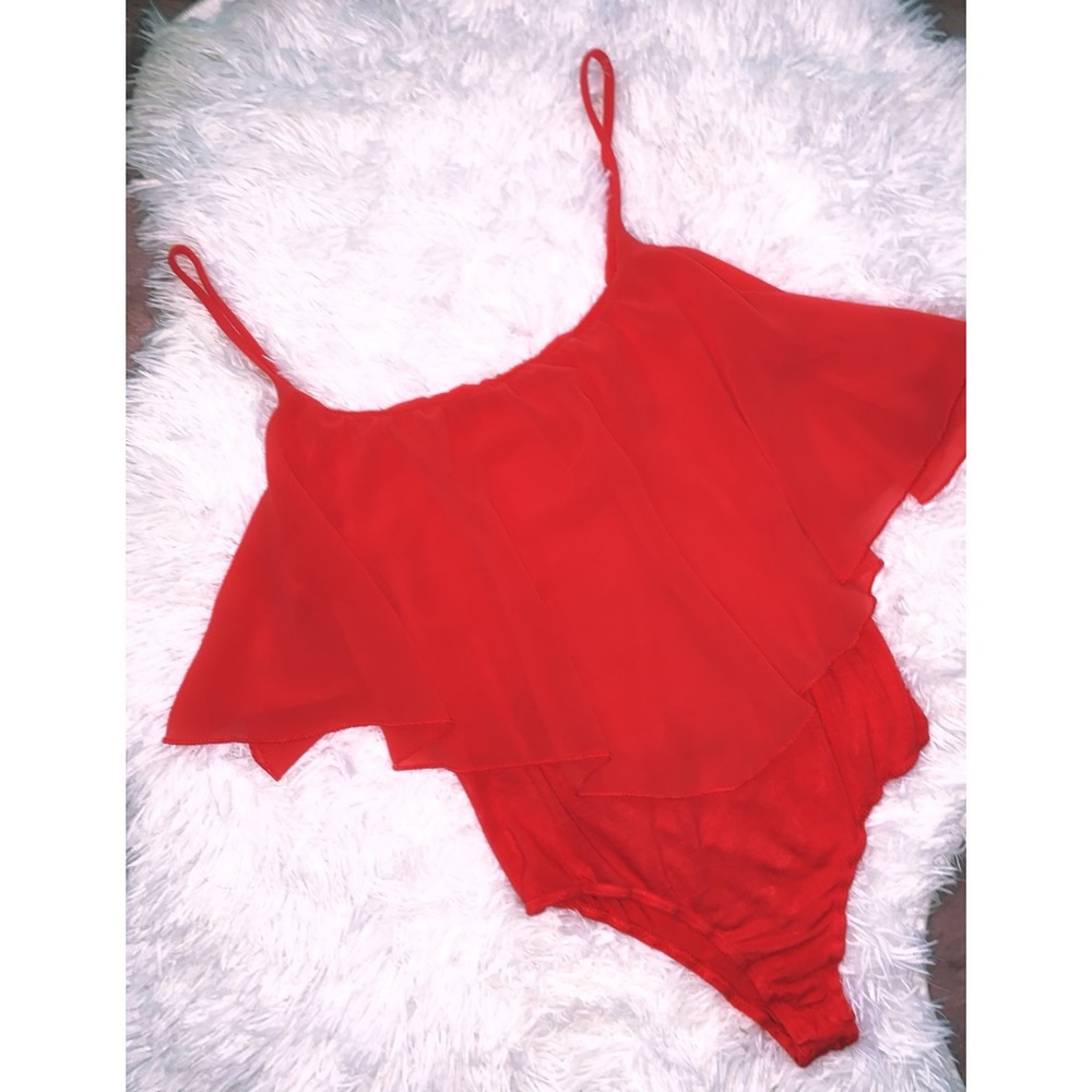 🌟⛱Body Central Spaghetti Strap Body Suit⛱🌟